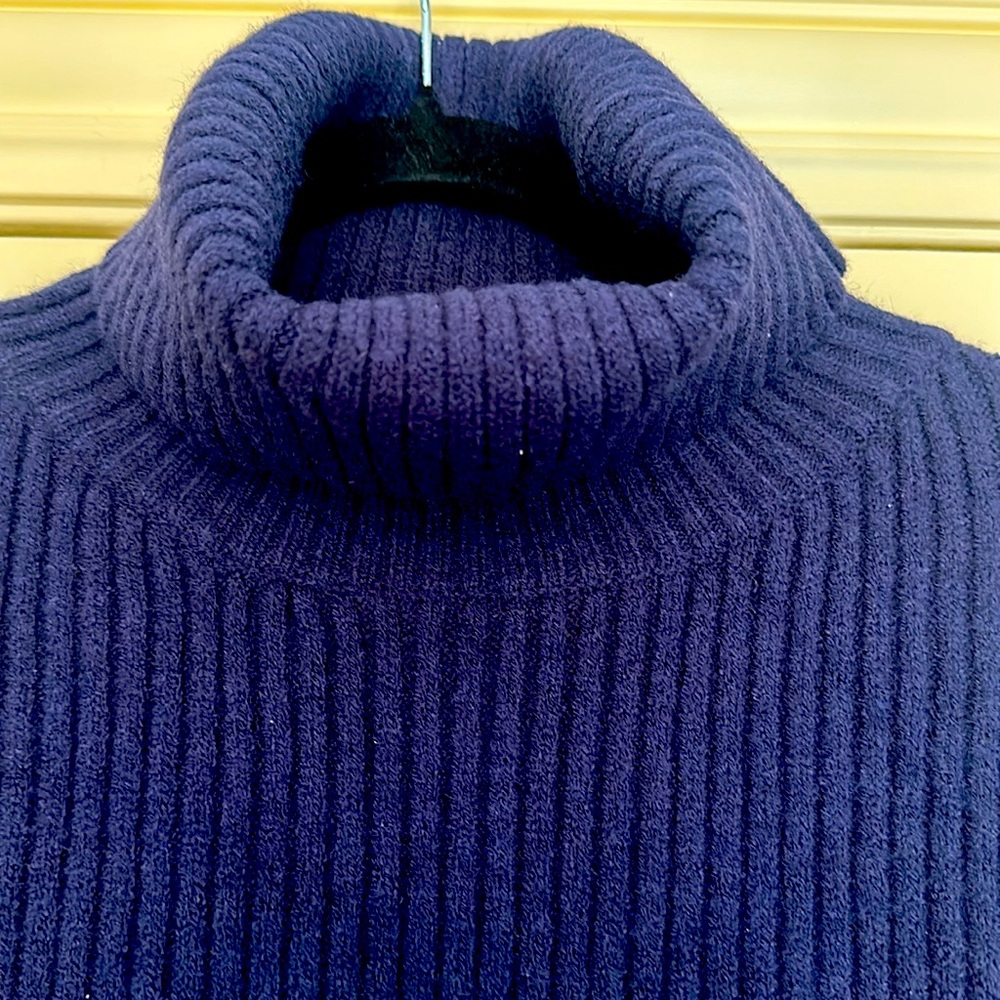 Navy blue sweater dress. High-low w side slits. Size M, would definitely fit L. - Picture 3 of 6